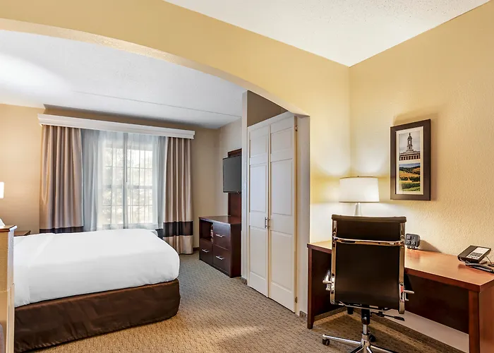 Comfort Suites State College Near Penn State - Steps Away From Psu!
