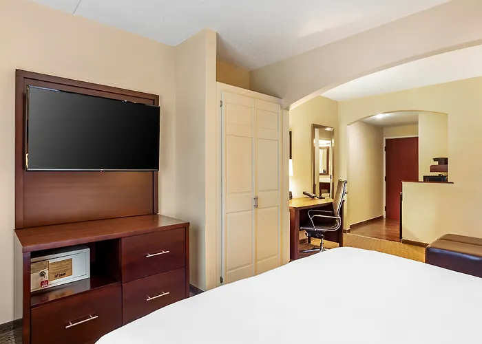 Comfort Suites State College Near Penn State - Steps Away From Psu!