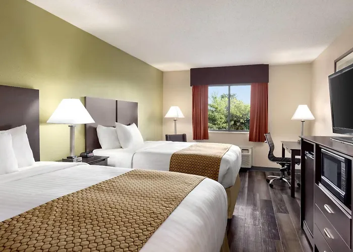 Baymont By Wyndham Monroe