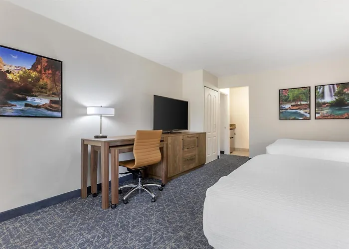 Best Western Plus A Wayfarer'S Inn & Suites