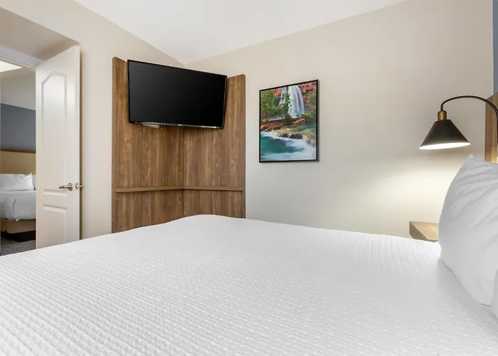 Best Western Plus A Wayfarer'S Inn & Suites