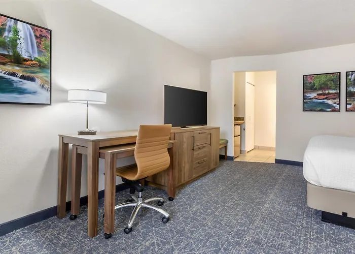 Best Western Plus A Wayfarer'S Inn & Suites
