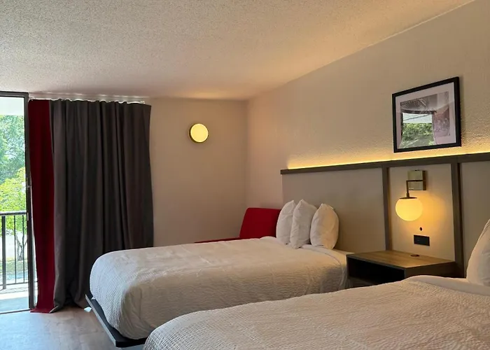 Ramada By Wyndham Lumberton Nc North