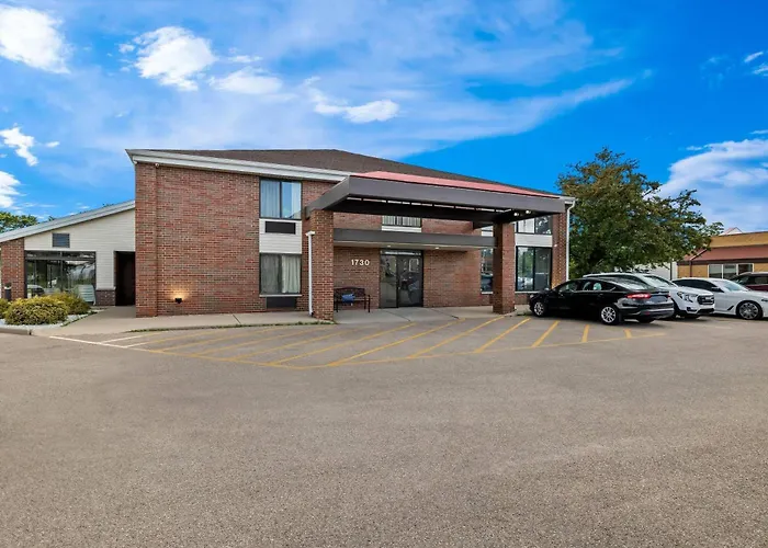 Super 8 By Wyndham Watertown Wi