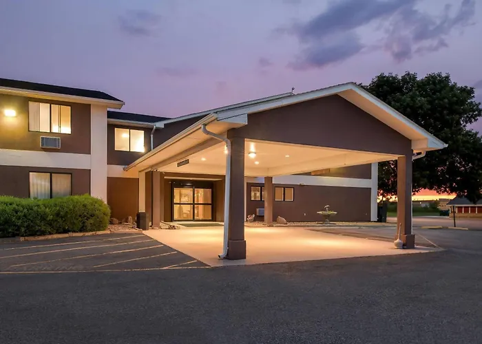 Super 8 By Wyndham Blue Earth