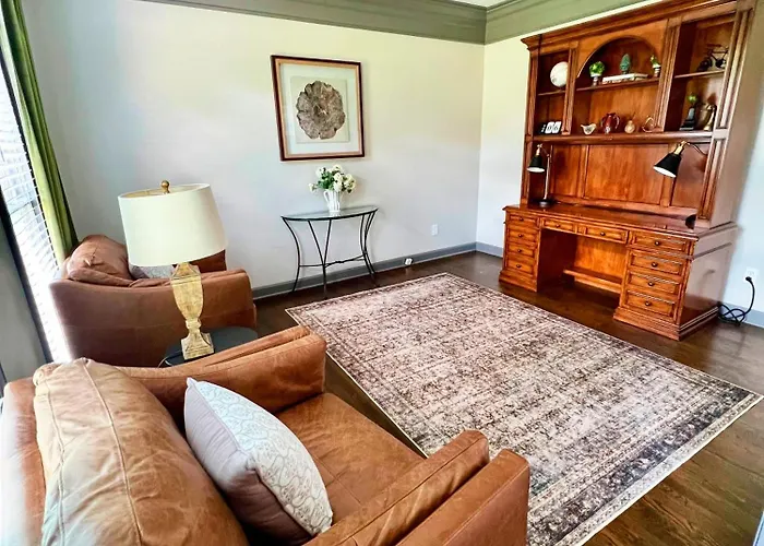 Luxury 5Br Home Near Lakepoint Sports
