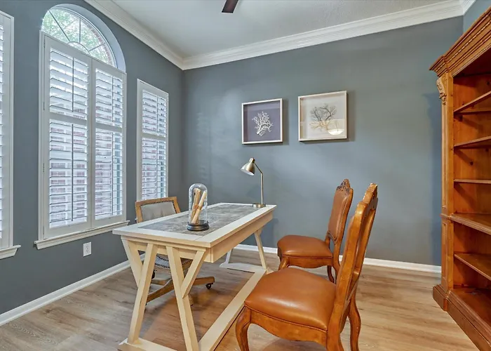 The Woodlands 3Br 1-Story Retreat W Open Kitchen, Grill, And Baby Friendly