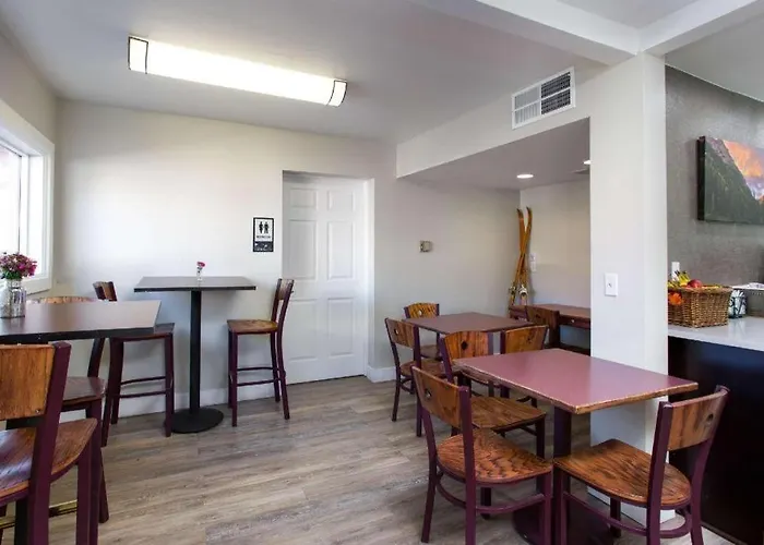 Econo Lodge Inn & Suites Durango