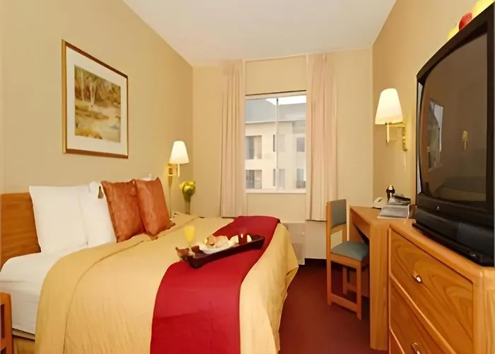 Quality Inn Dayton North - Vandalia