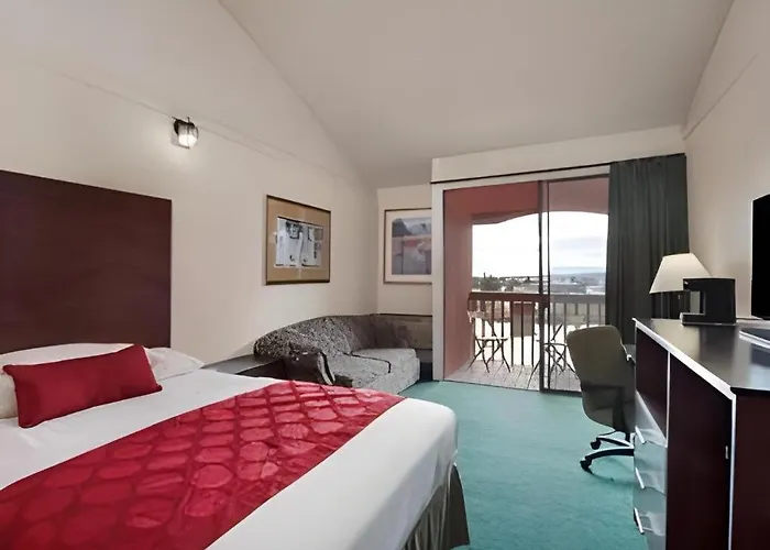 Ramada By Wyndham Monument