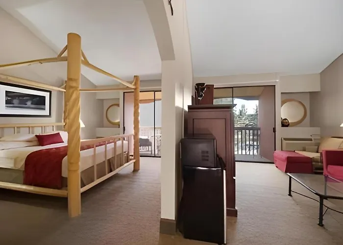 Ramada By Wyndham Monument