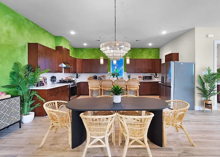 Houston Heights Boho Getaway Near Downtown