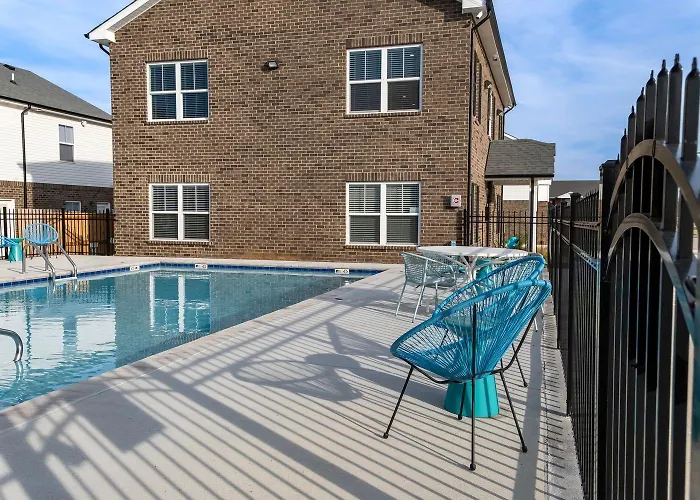 Arte Luxury Townhomes B1 I Comfy 2 Bed 25 Bath
