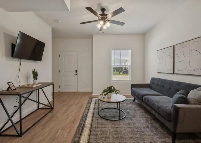 Arte Luxury Townhomes D7 Comfy 2 Bed 25 Bath