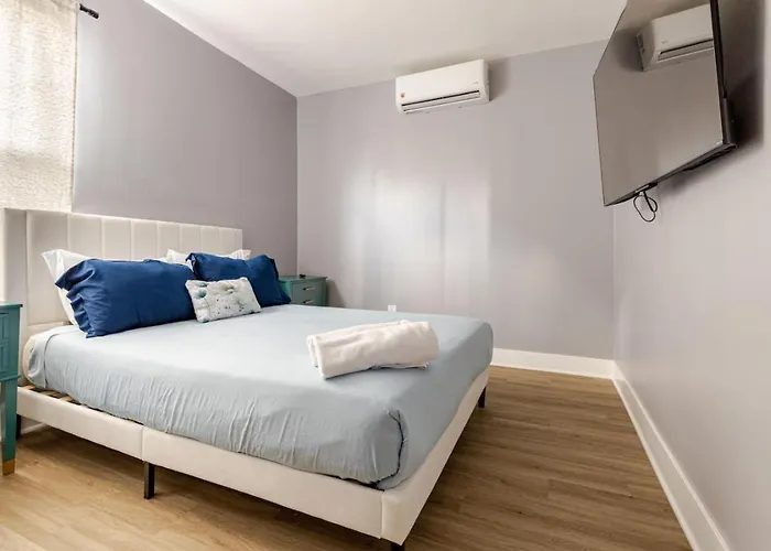 Modern 2 Bedroom In Black Rock