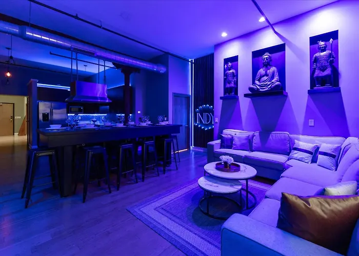 Top Floor Loft By Convention Center Smart Home