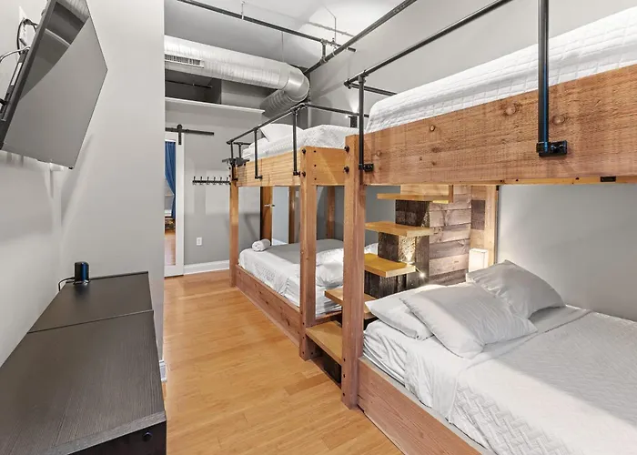 Top Floor Loft By Convention Center Smart Home