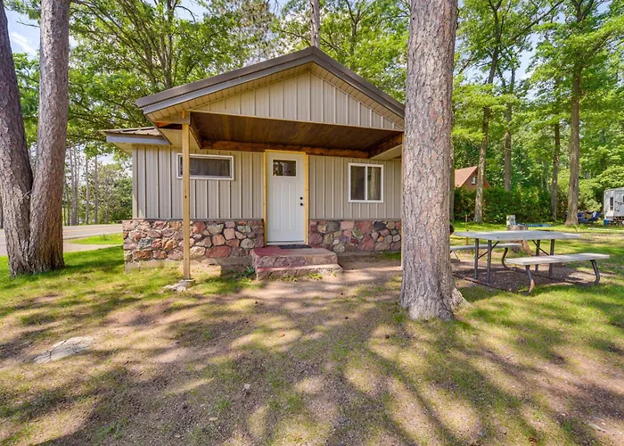 Cozy Studio W/ Community Docks In Stone Lake!