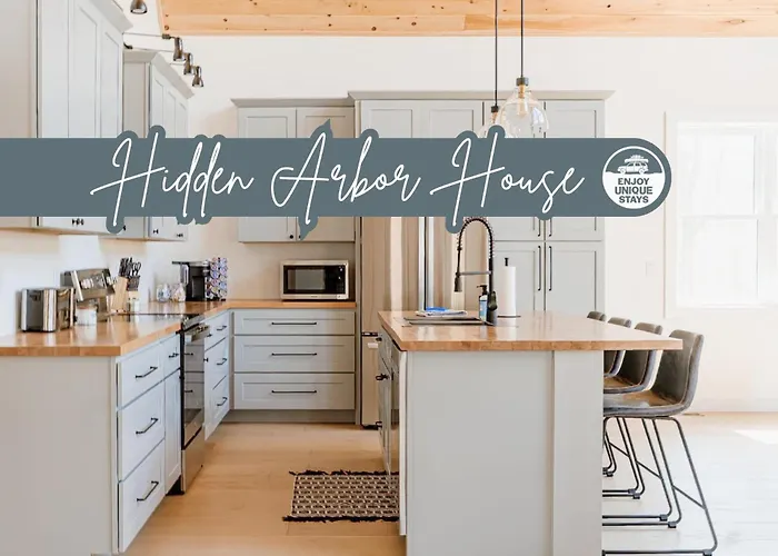 Hidden Arbor House - Newly Renovated Retreat