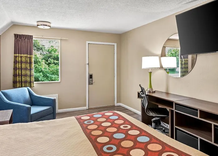 Super 8 By Wyndham Brownsburg