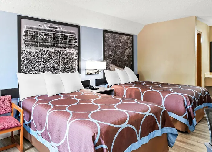 Super 8 By Wyndham Brownsburg
