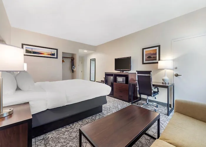 Quality Inn & Suites Nj State Capital Area