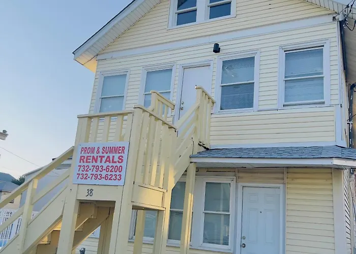 Shore Beach Houses - 38 A Lincoln Avenue