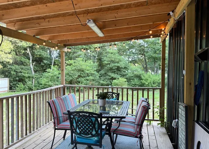 Man Cave Apartment Queen Sz Bed 17 Min From Town