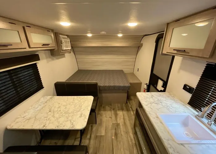 Cozy Camper Retreat On Sleepy Hollow Lake