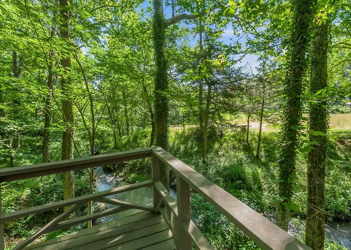 Shangri-La ! A Serene Retreat - Direct Access To Trails Just 7 Miles Drive !!