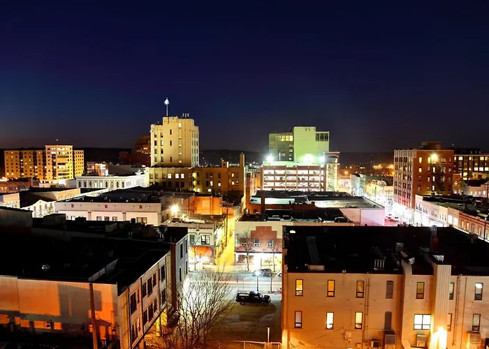 6 Modern Apts - 12 Beds W Parking - Near Kerrytown