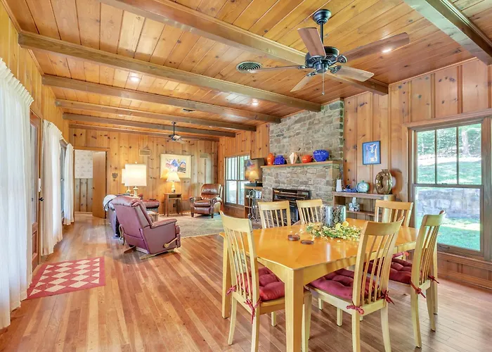 Shangri-La ! A Serene Retreat - Direct Access To Trails Just 7 Miles Drive !!