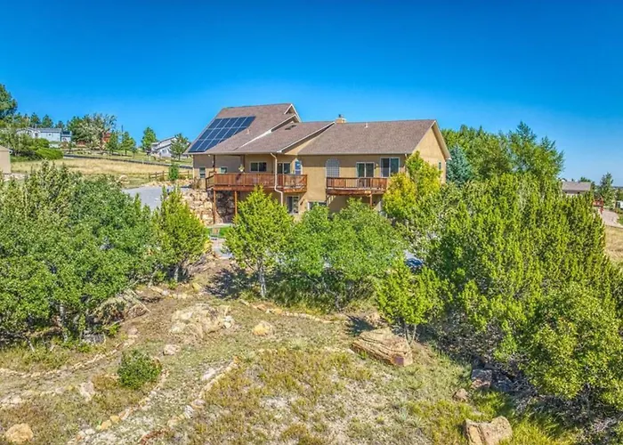 Hot Tub Stunning Mountain Views Hillside Haven