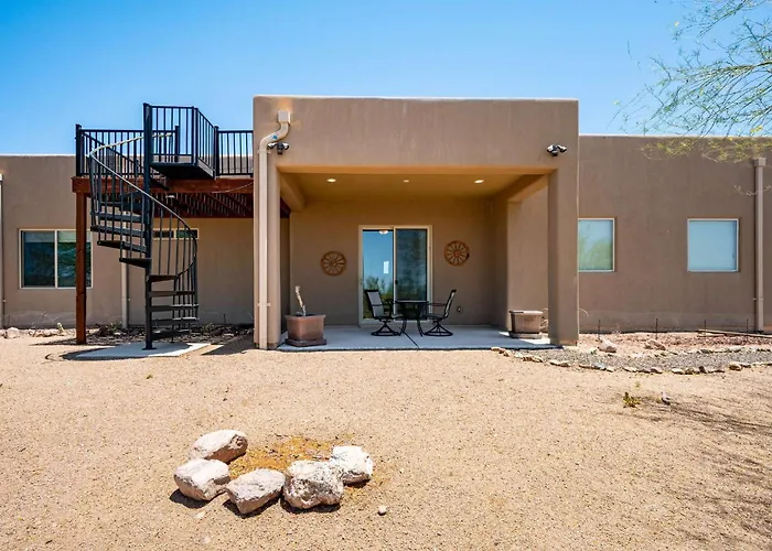 Spacious 3Br Retreat - Mountain Views