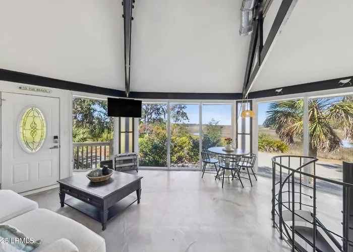 Sunset Breeze Marsh View Treehouse Retreat
