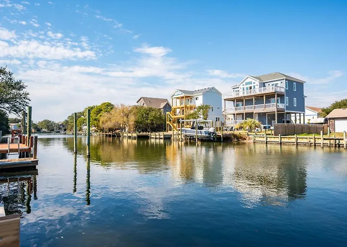 Pescadora | Canal-Front With Private Dock