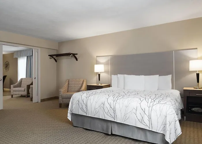 Eastland Suites Hotel & Conference Ctr, Trademark By Wyndham