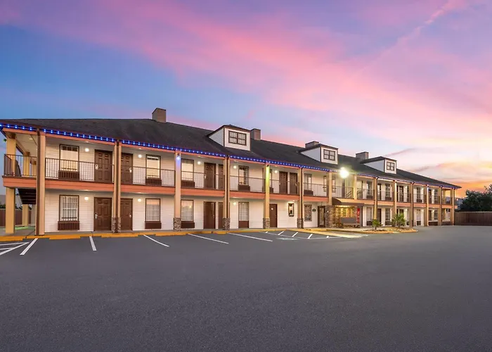 Baymont By Wyndham Commerce Ga Near Tanger Outlets Mall