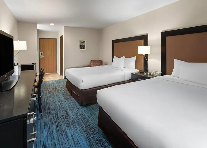 Days Inn By Wyndham Mackinaw City - Bridgeview Area