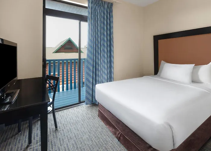 Days Inn By Wyndham Mackinaw City - Bridgeview Area