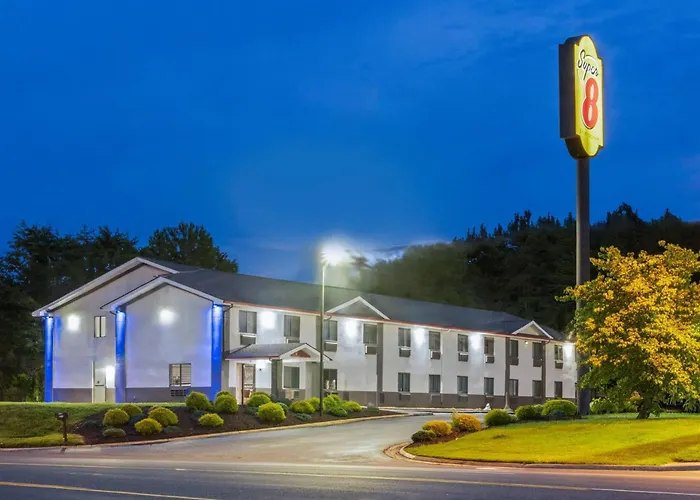 Super 8 By Wyndham Farmville