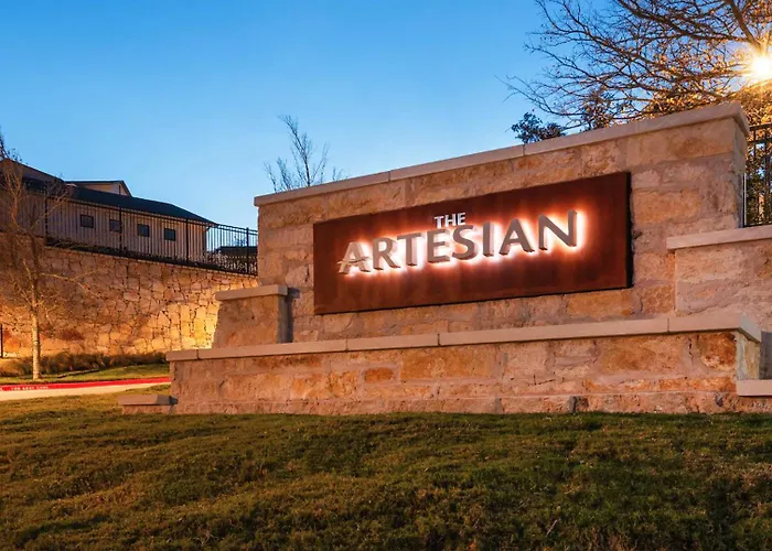 Landing Apartments - The Artesian At Bee Cave