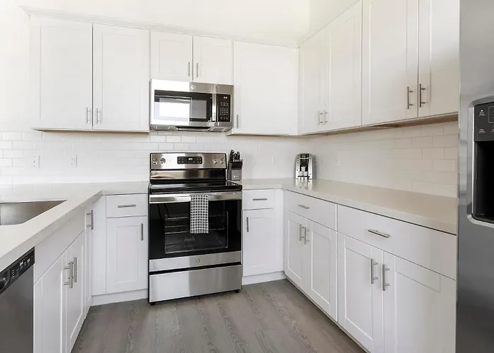 Landing Apartments - Linda Vista