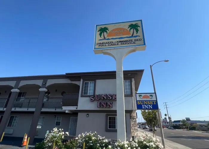 Sunset Inn & Suites