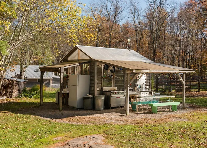 Outlier Inn Large Dome On Farm Upstate Catskills