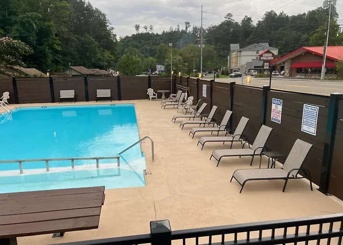 Sleepy Bear Motel