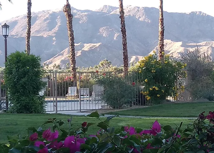 Spectacular View Just Steps To Pool And Jacuzzi At Sunrise Country Club