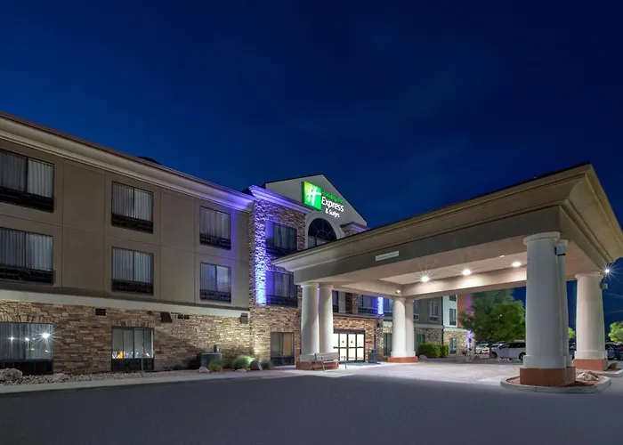 Holiday Inn Express & Suites Richfield By Ihg