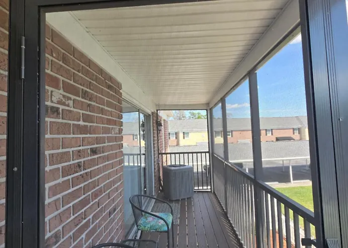 Beautiful Condo Close To Busch Gardens