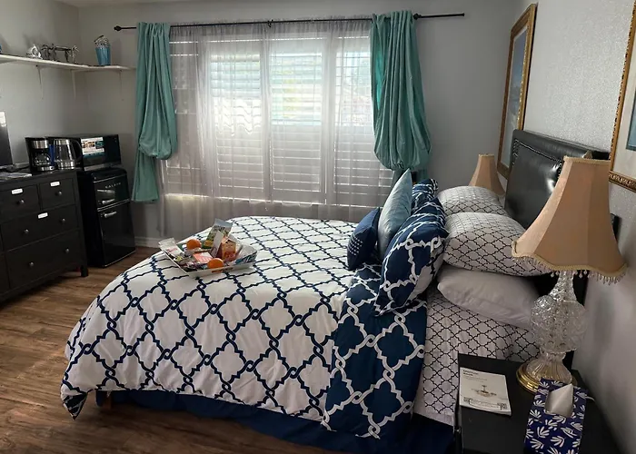 Romantic Coastal Private Room